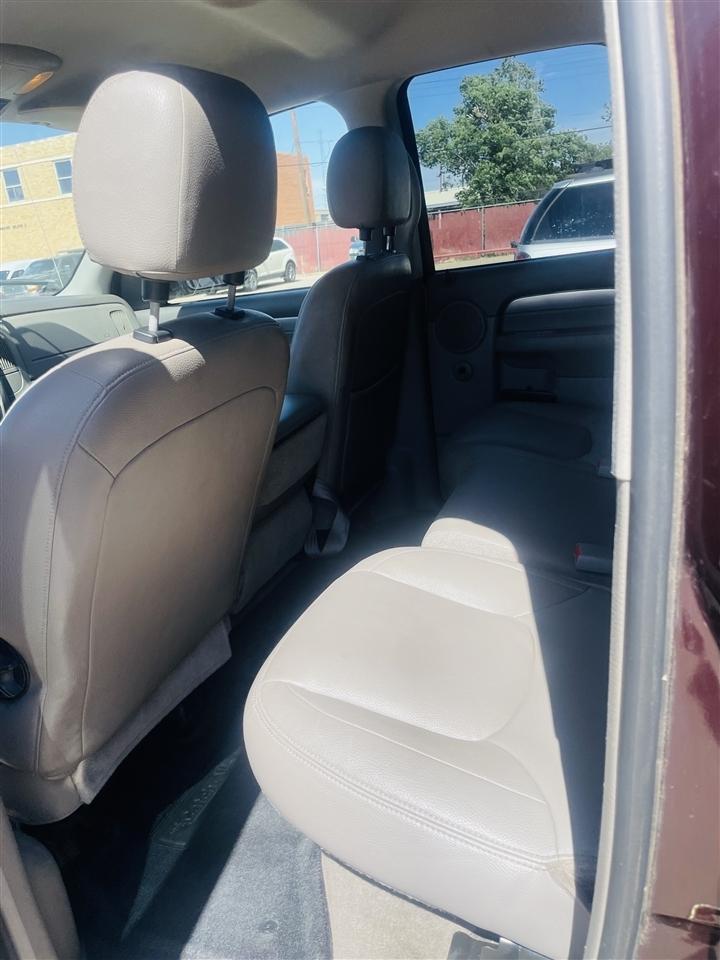 Dodge Ram 3500 4dr Quad Cab 140.5" WB 4WD SRW SLT 2004