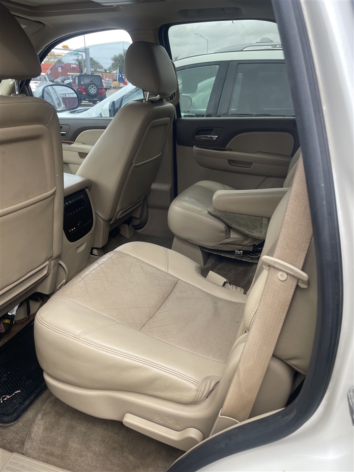 GMC Yukon 2WD 4dr 1500 SLT 2011 GMC Yukon 2WD 4dr 1500 SLT 2011