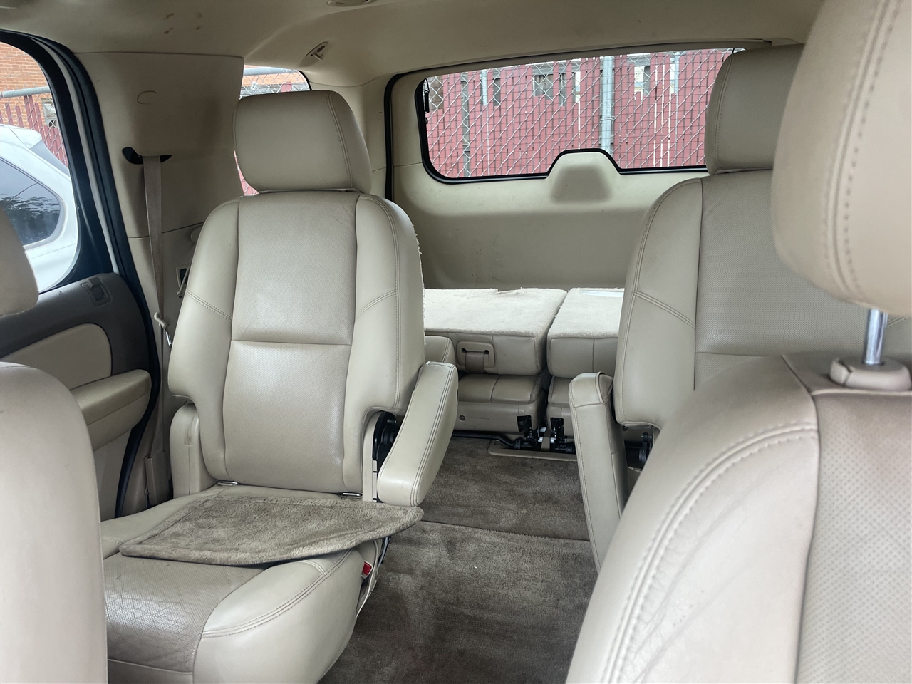 GMC Yukon 2WD 4dr 1500 SLT 2011 GMC Yukon 2WD 4dr 1500 SLT 2011