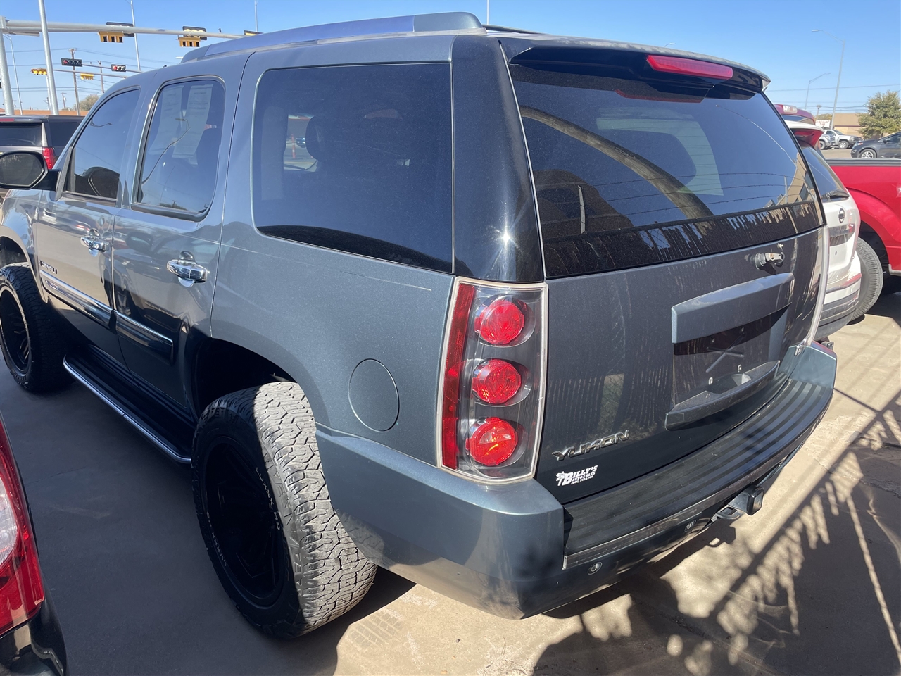 GMC Yukon Denali AWD 4dr 2007