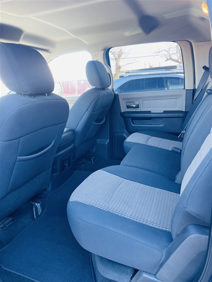 RAM 1500 4WD Crew Cab 140.5" Big Horn 2012