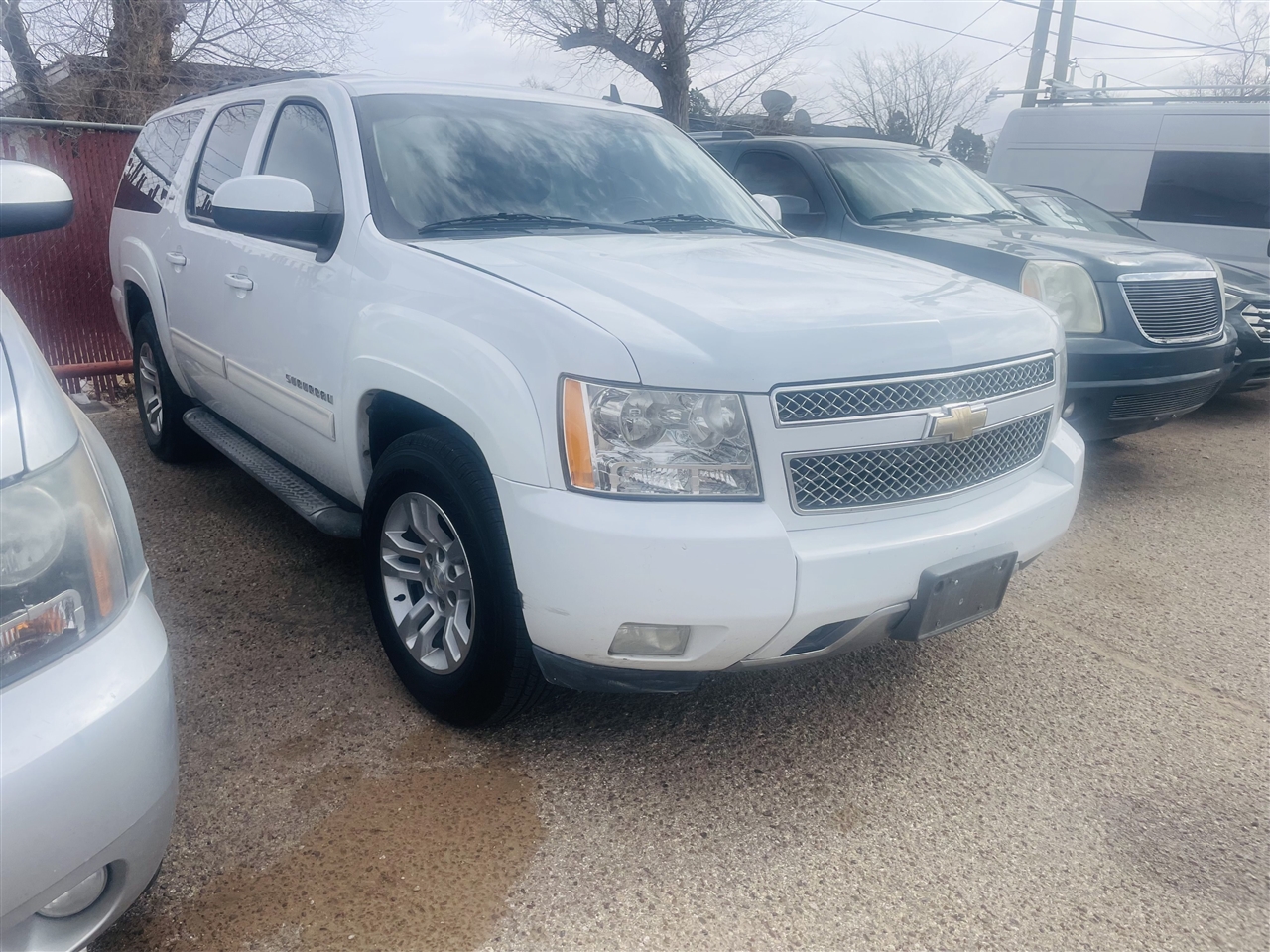 Chevrolet Suburban 2WD 4dr 1500 LT 2011
