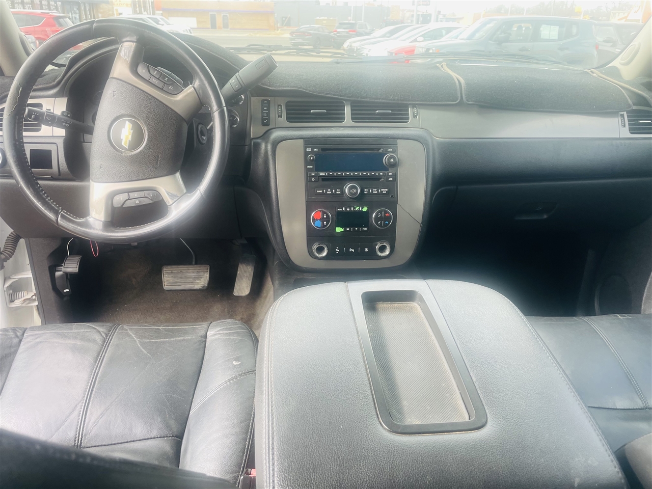 Chevrolet Suburban 2WD 4dr 1500 LT 2011