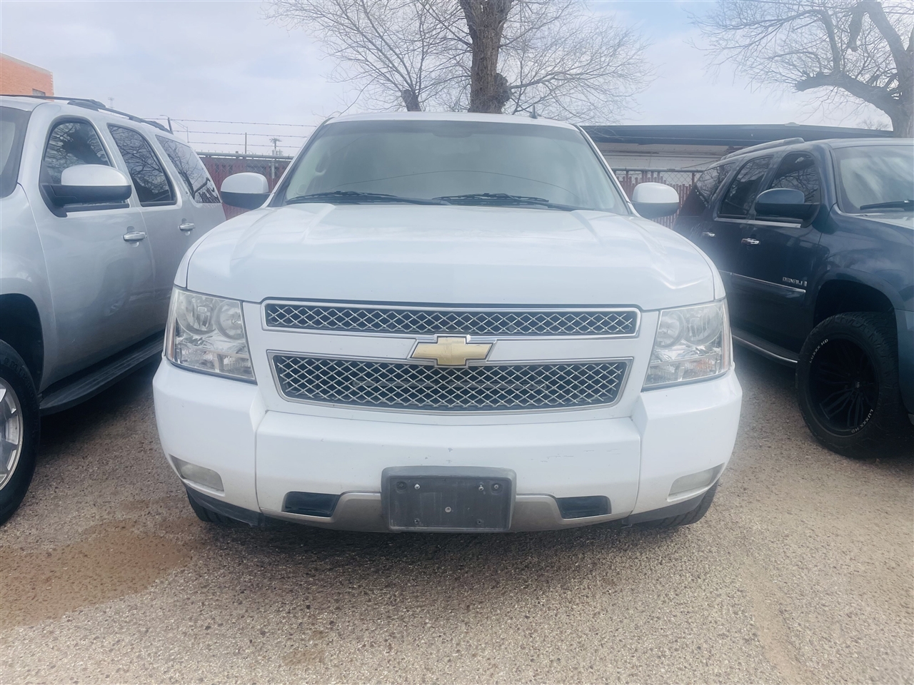 Chevrolet Suburban 2WD 4dr 1500 LT 2011