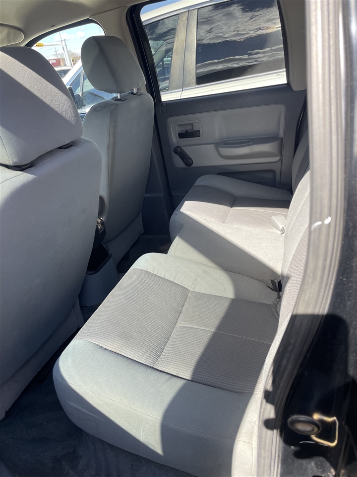 Dodge Dakota 4dr Quad Cab 131" WB 4WD ST 2005