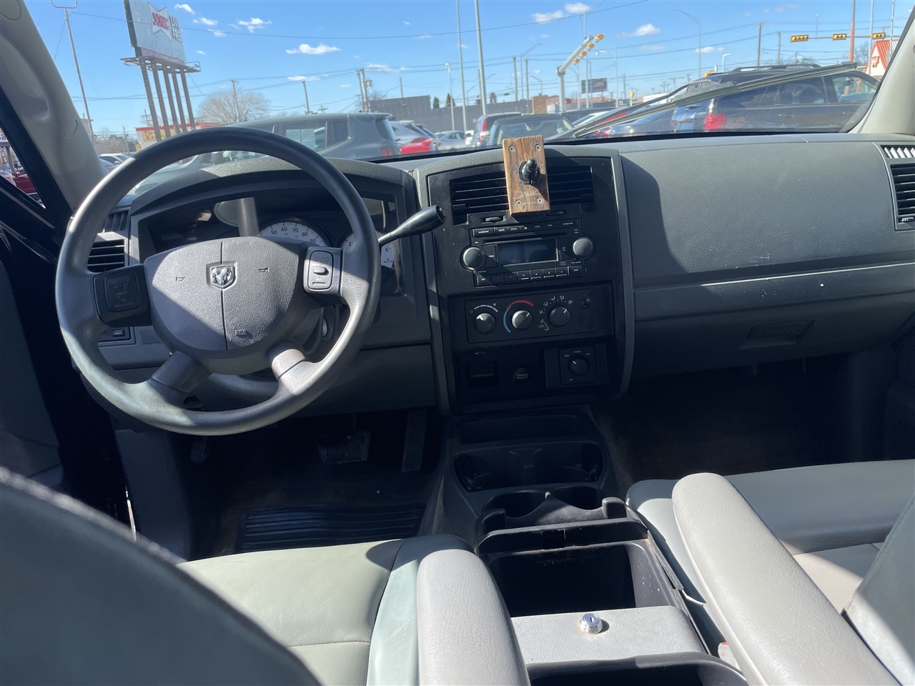 Dodge Dakota 4dr Quad Cab 131" WB 4WD ST 2005