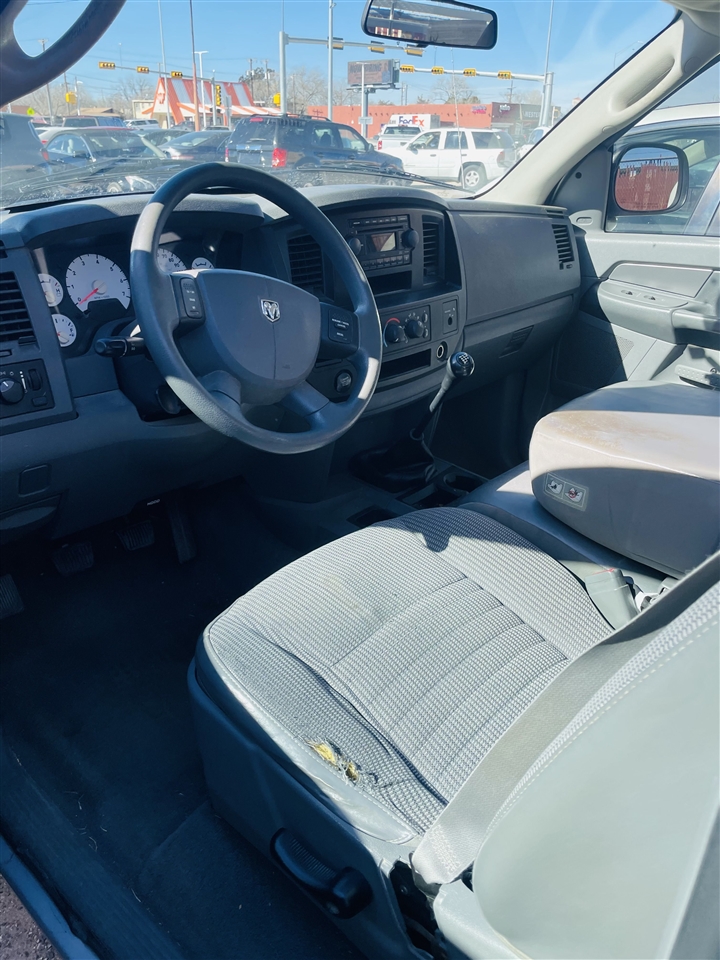 Dodge Ram 1500 2dr Reg Cab 120.5 ST 2006