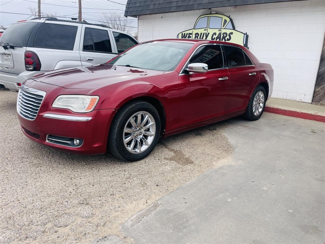 Chrysler 300 4dr Sdn Limited RWD 2011