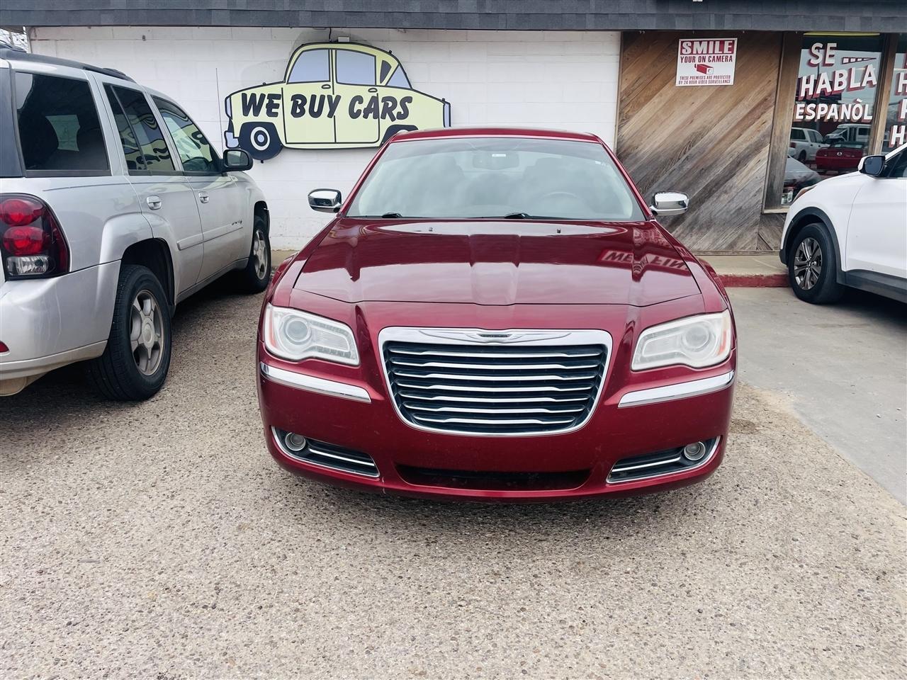 Chrysler 300 4dr Sdn Limited RWD 2011