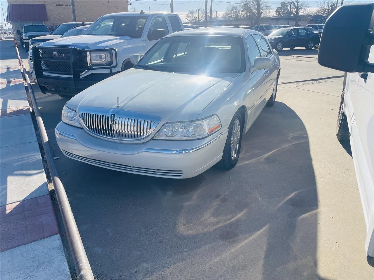 Lincoln Town Car 4dr Sdn Signature Limited 2005