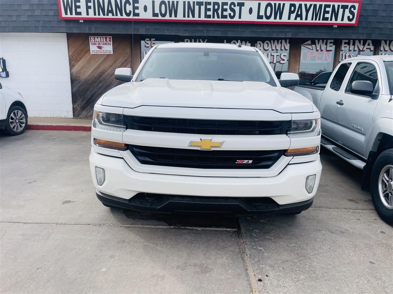 Chevrolet Silverado 1500 4WD Crew Cab 143.5" LT w/2LT 2017