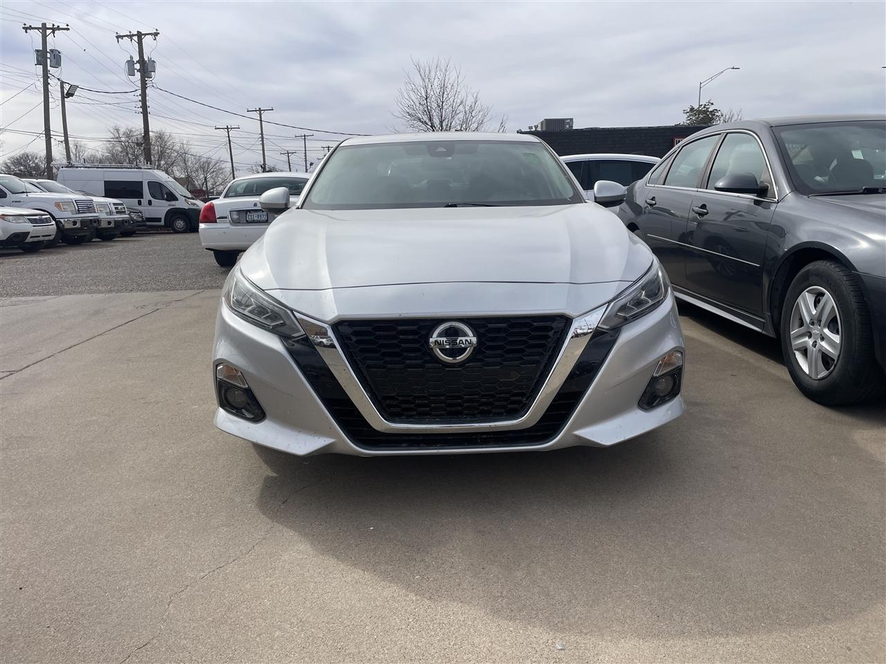 Nissan Altima 2.5 SV Sedan 2019