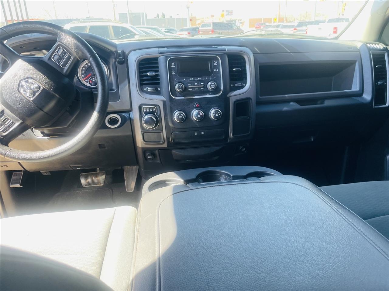 RAM 1500 2WD Quad Cab 140.5" Tradesman 2015