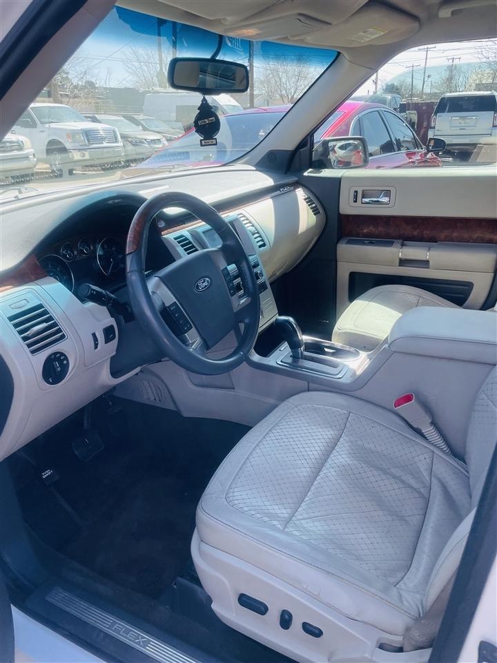 Ford Flex 4dr Titanium FWD 2011