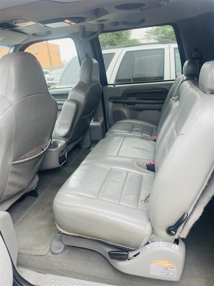 Ford Excursion 137" WB 5.4L XLT 2002