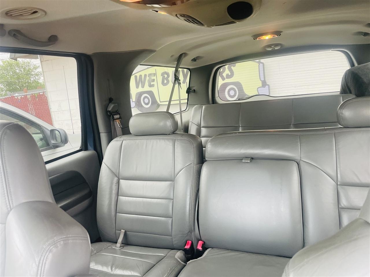 Ford Excursion 137" WB 5.4L XLT 2002