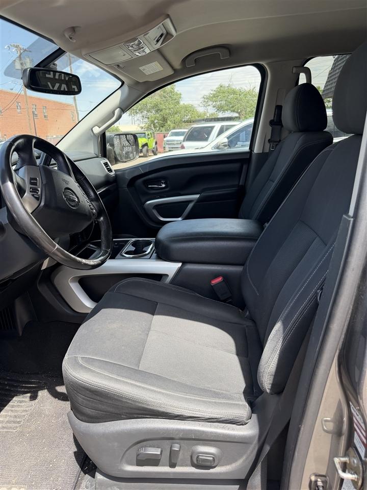 Nissan Titan 4x2 Crew Cab SV 2018