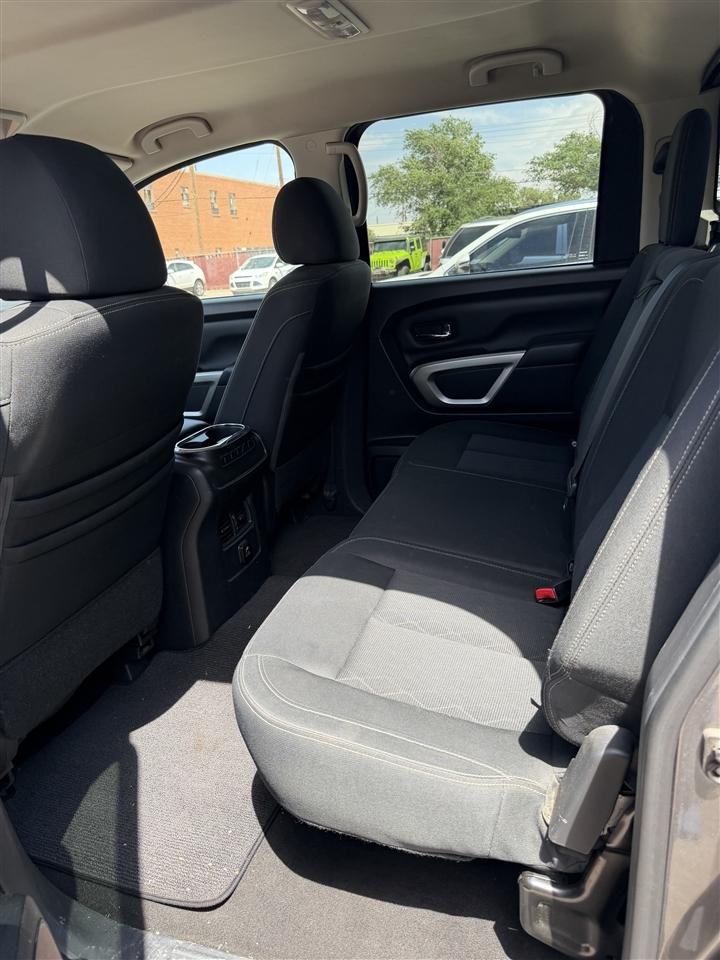 Nissan Titan 4x2 Crew Cab SV 2018