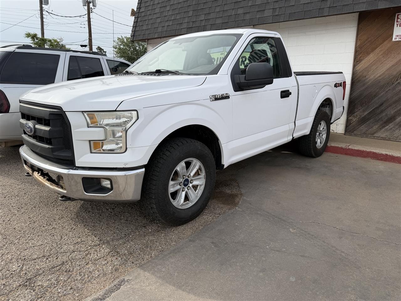 Ford F-150 4WD Reg Cab 141" XLT 2016