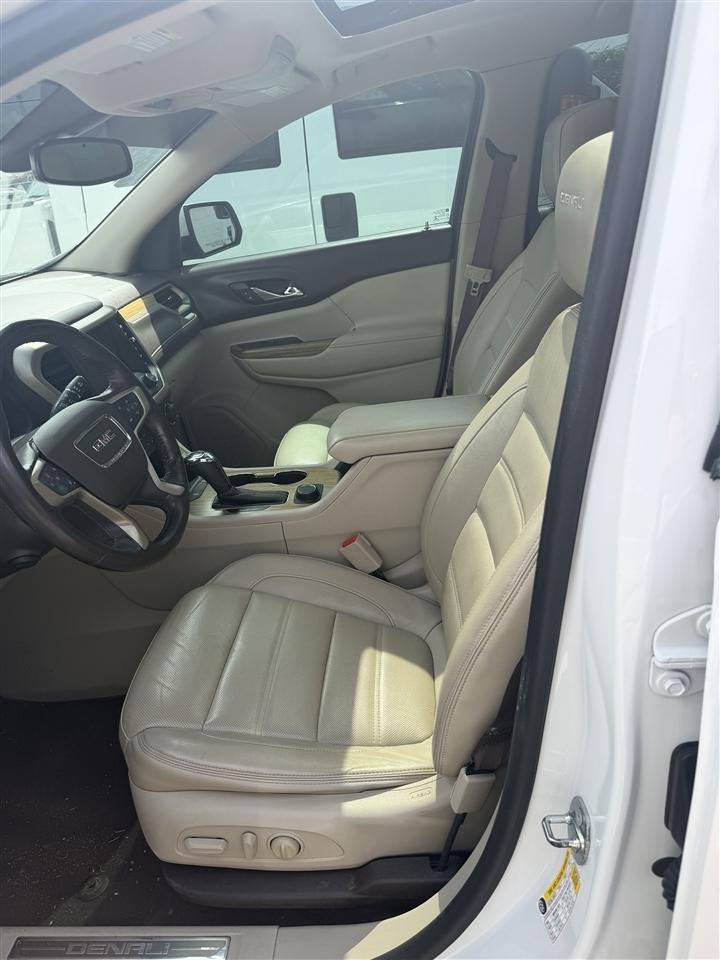 GMC Acadia FWD 4dr Denali 2017