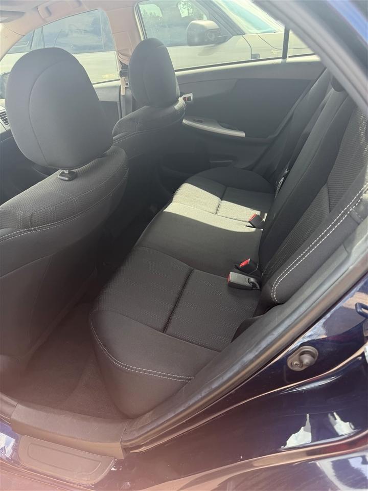 Toyota Corolla 4dr Sdn Auto LE (Natl) 2012