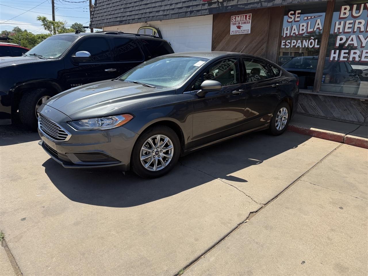 Ford Fusion S FWD 2017