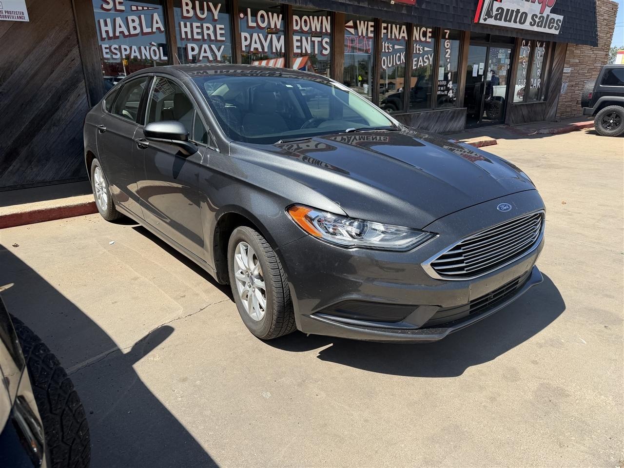 Ford Fusion S FWD 2017
