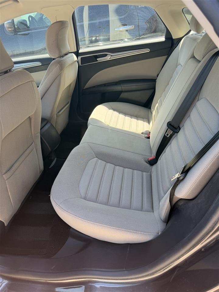 Ford Fusion S FWD 2017