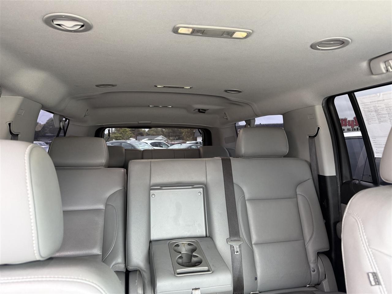Chevrolet Suburban 2WD 4dr LT 2020