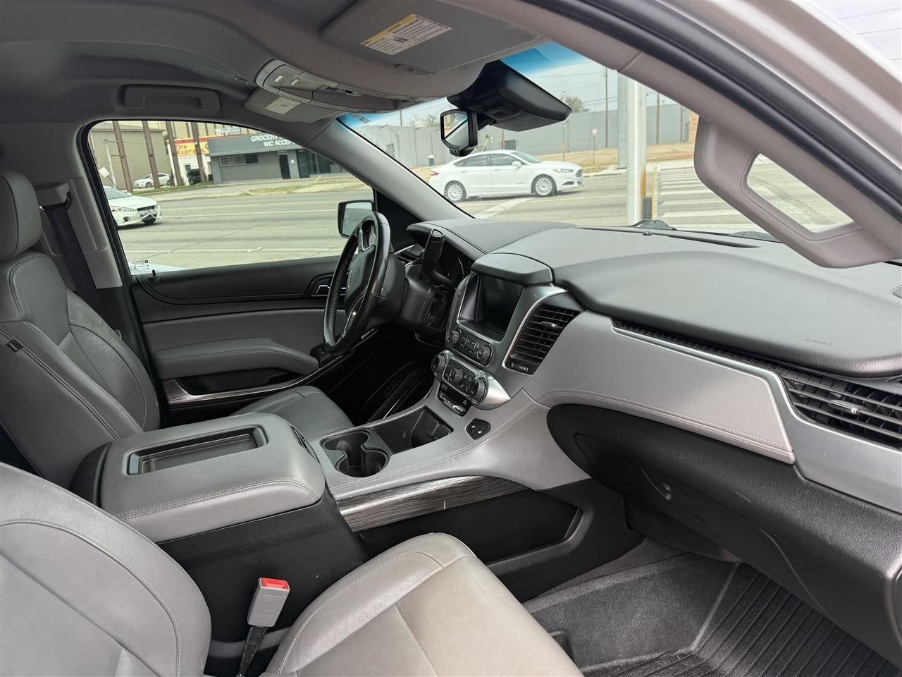 Chevrolet Suburban 2WD 4dr LT 2020