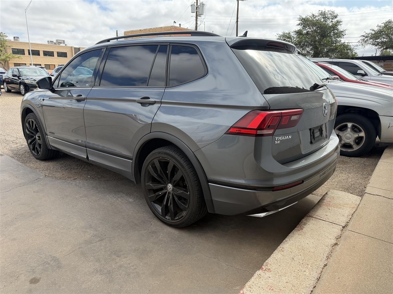 Volkswagen Tiguan 2.0T SE R-Line Black FWD 2021