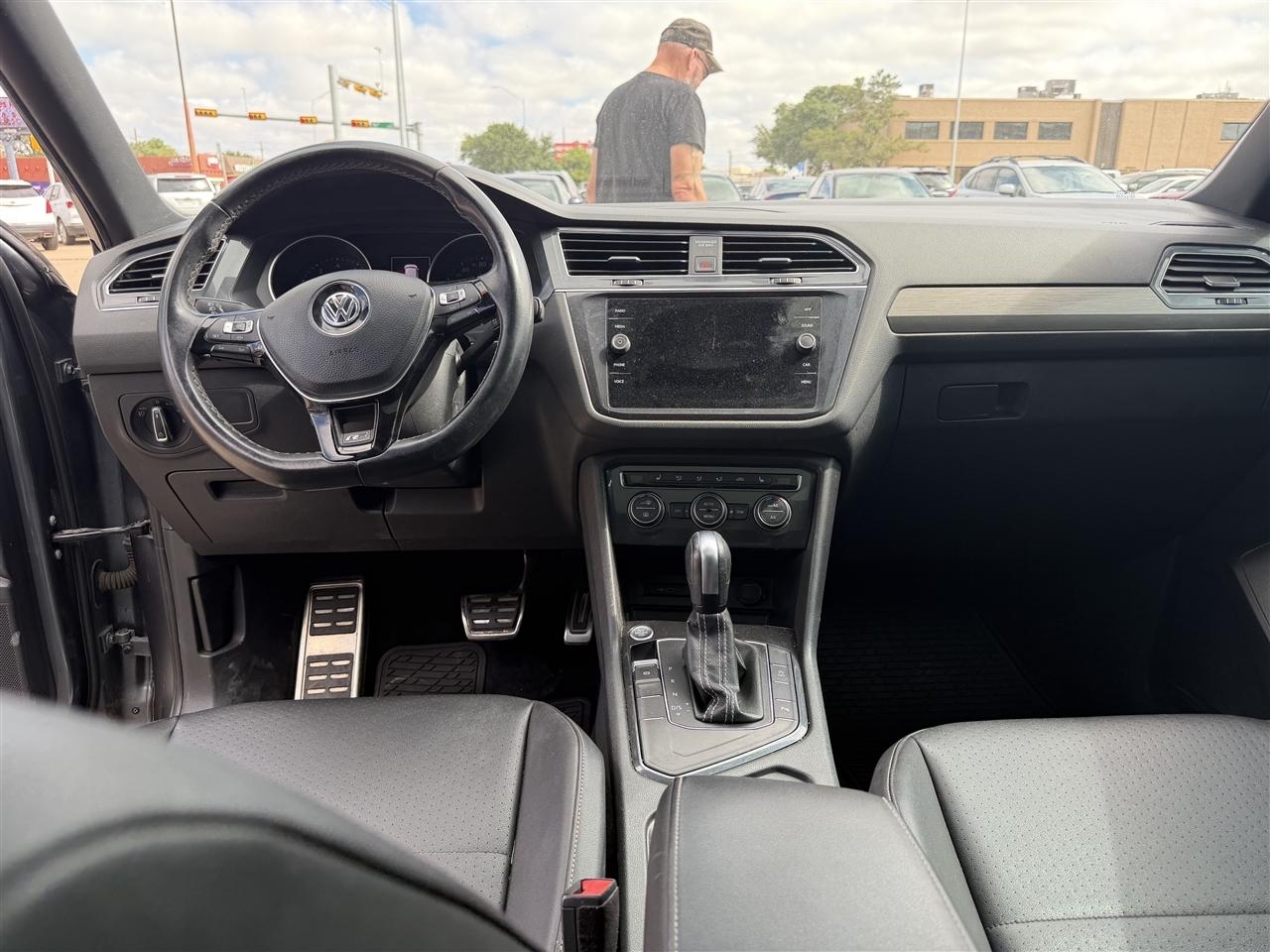 Volkswagen Tiguan 2.0T SE R-Line Black FWD 2021