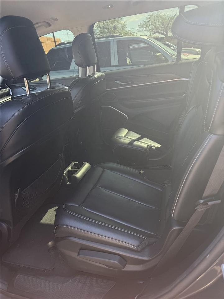 Jeep Grand Cherokee L Limited 4x2 2022