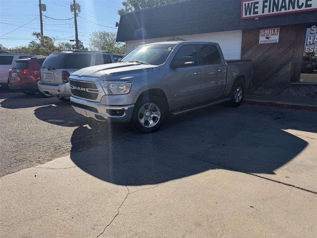 RAM 1500 Lone Star 4x2 Crew Cab 5'7" Box 2020