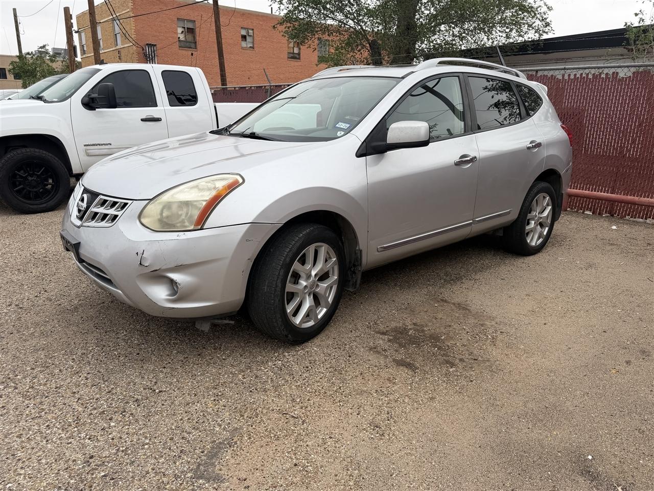 Nissan Rogue FWD 4dr SV 2011