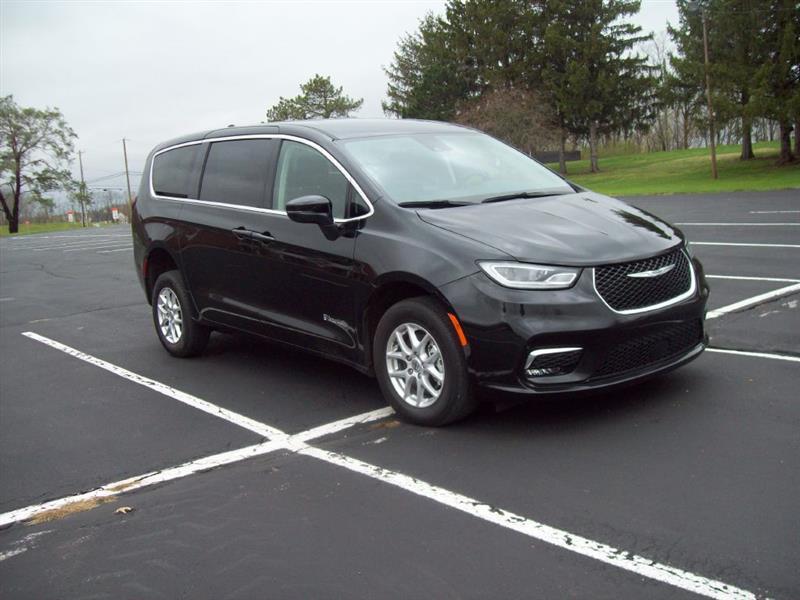 Chrysler Pacifica Touring L 2023