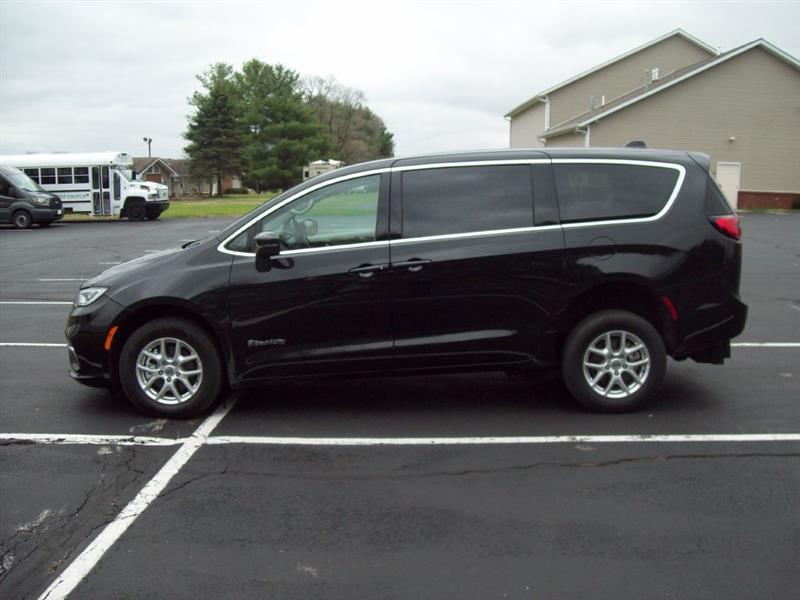 Chrysler Pacifica Touring L 2023