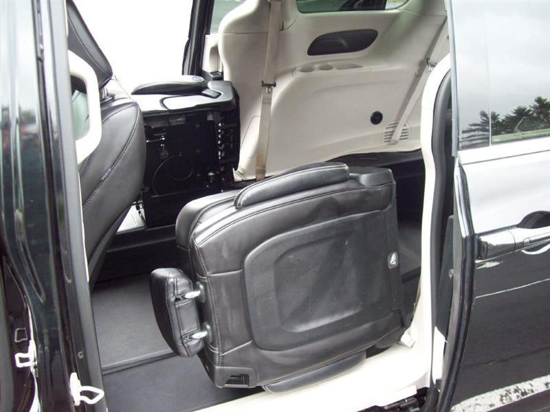 Chrysler Pacifica Touring L 2023