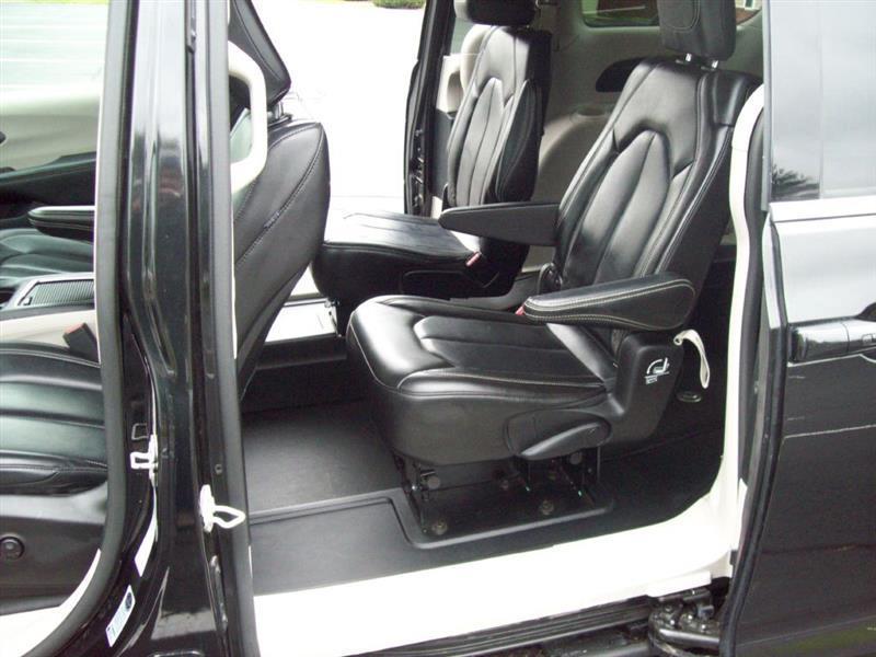 Chrysler Pacifica Touring L 2023