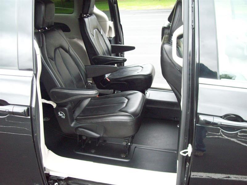 Chrysler Pacifica Touring L 2023