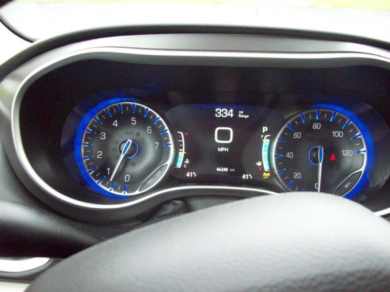 Chrysler Pacifica Touring L 2023