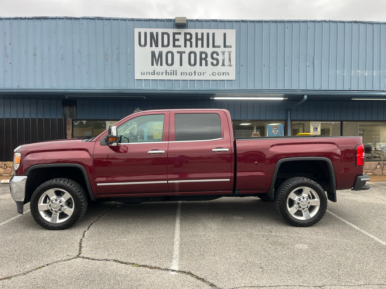 GMC Sierra 3500HD SLT Crew Cab 4WD 2016 GMC Sierra 3500HD SLT Crew Cab 4WD 2016