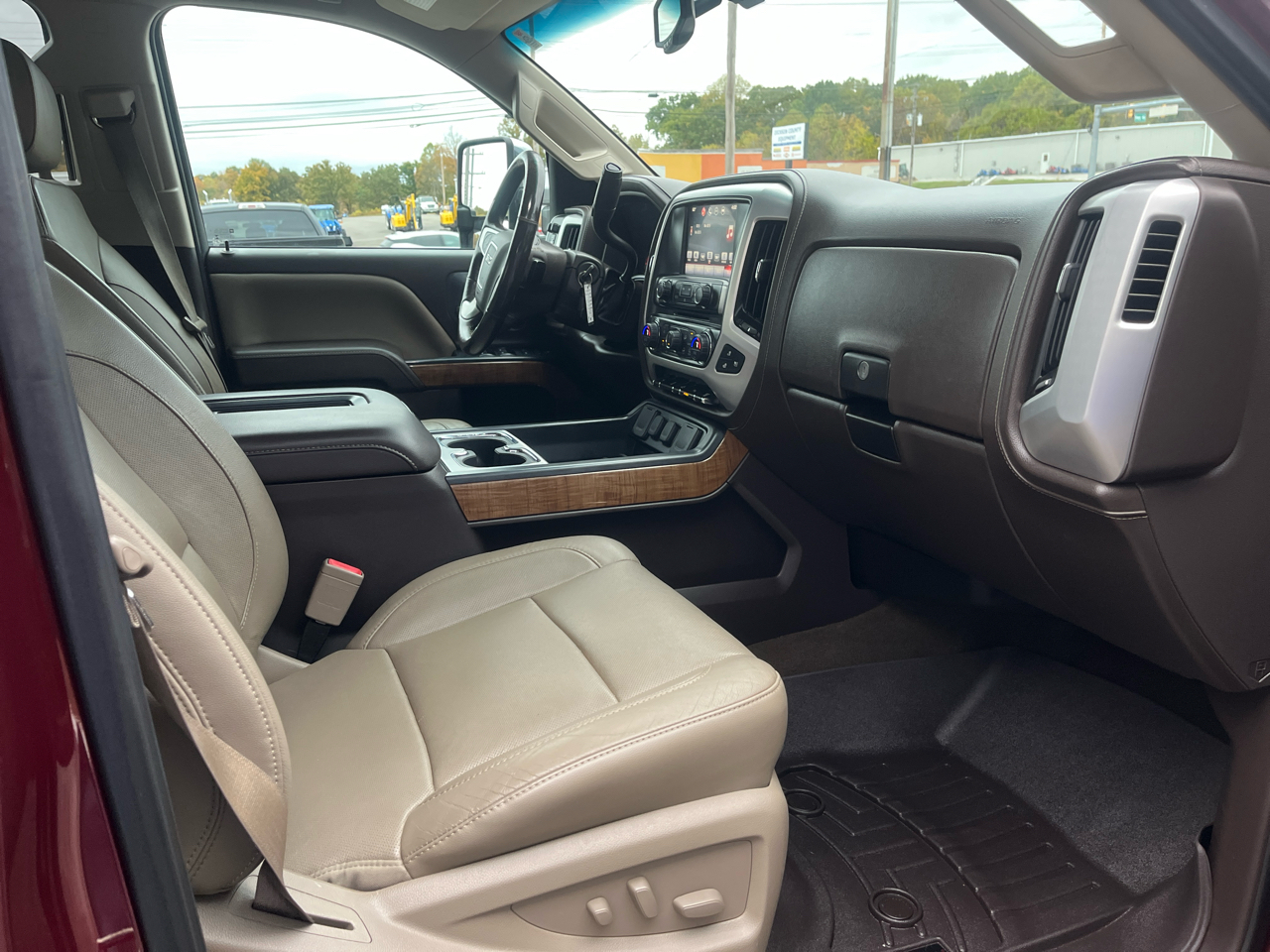 GMC Sierra 3500HD SLT Crew Cab 4WD 2016 GMC Sierra 3500HD SLT Crew Cab 4WD 2016