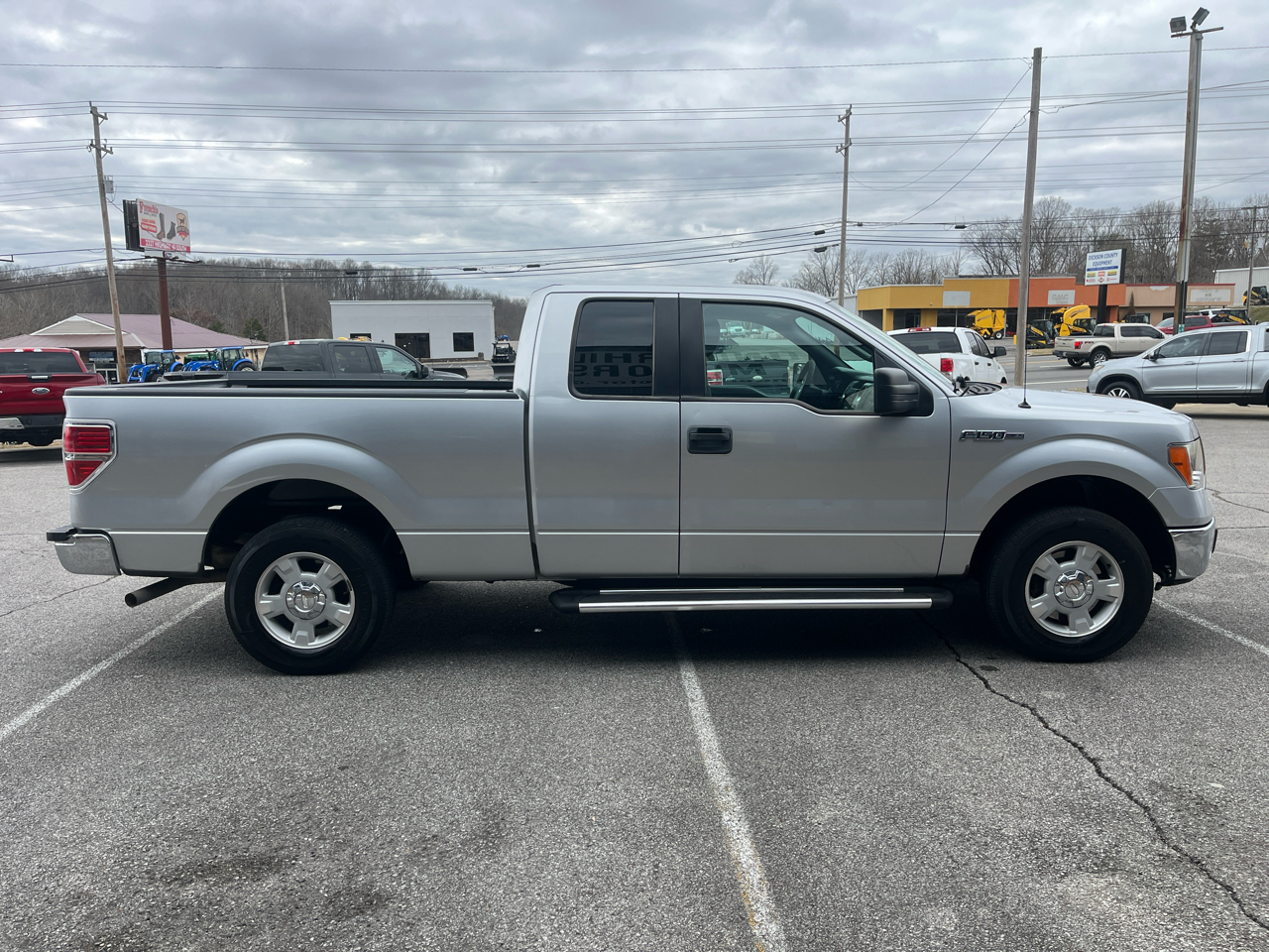 Ford F-150 2WD Supercab 133" XLT 2011