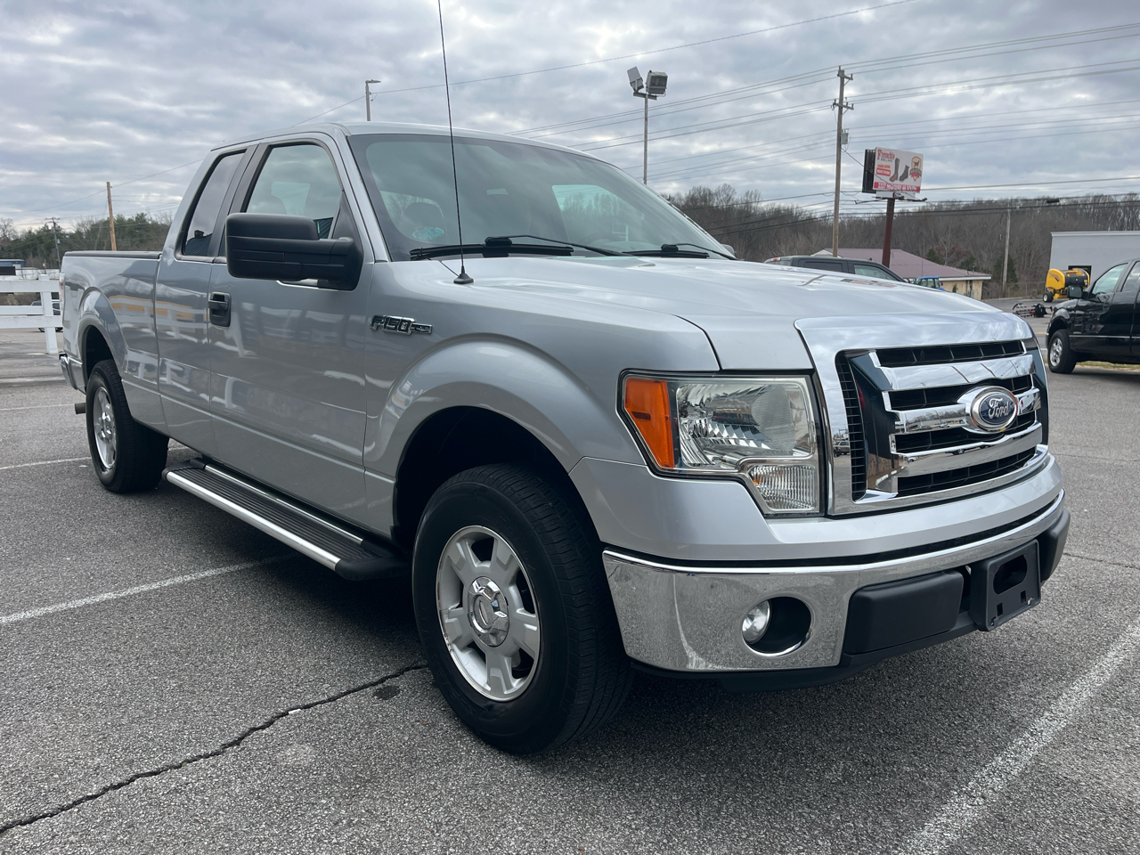 Ford F-150 2WD Supercab 133" XLT 2011