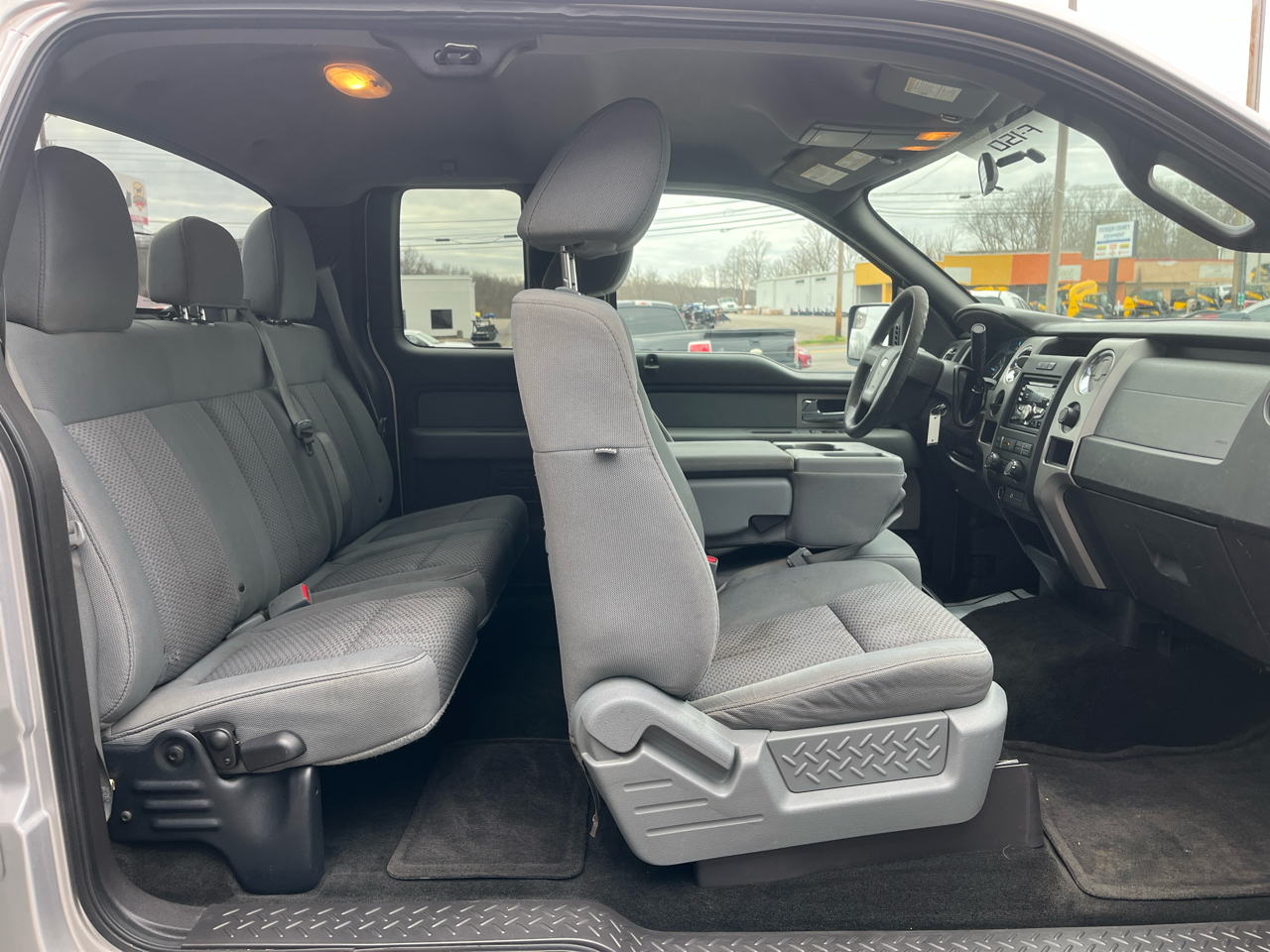 Ford F-150 2WD Supercab 133" XLT 2011