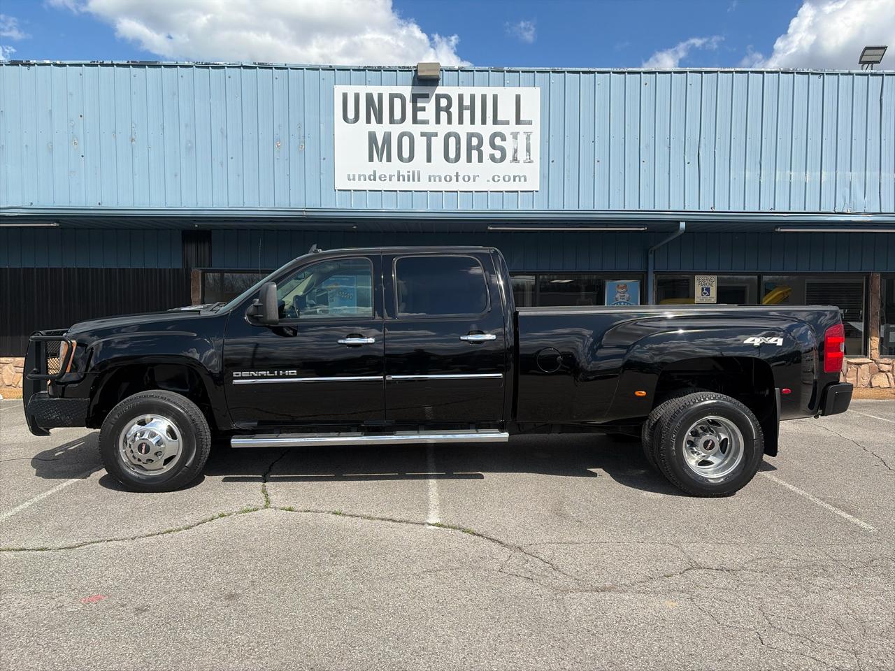 GMC Sierra 3500HD Denali Crew Cab SRW 4WD 2013