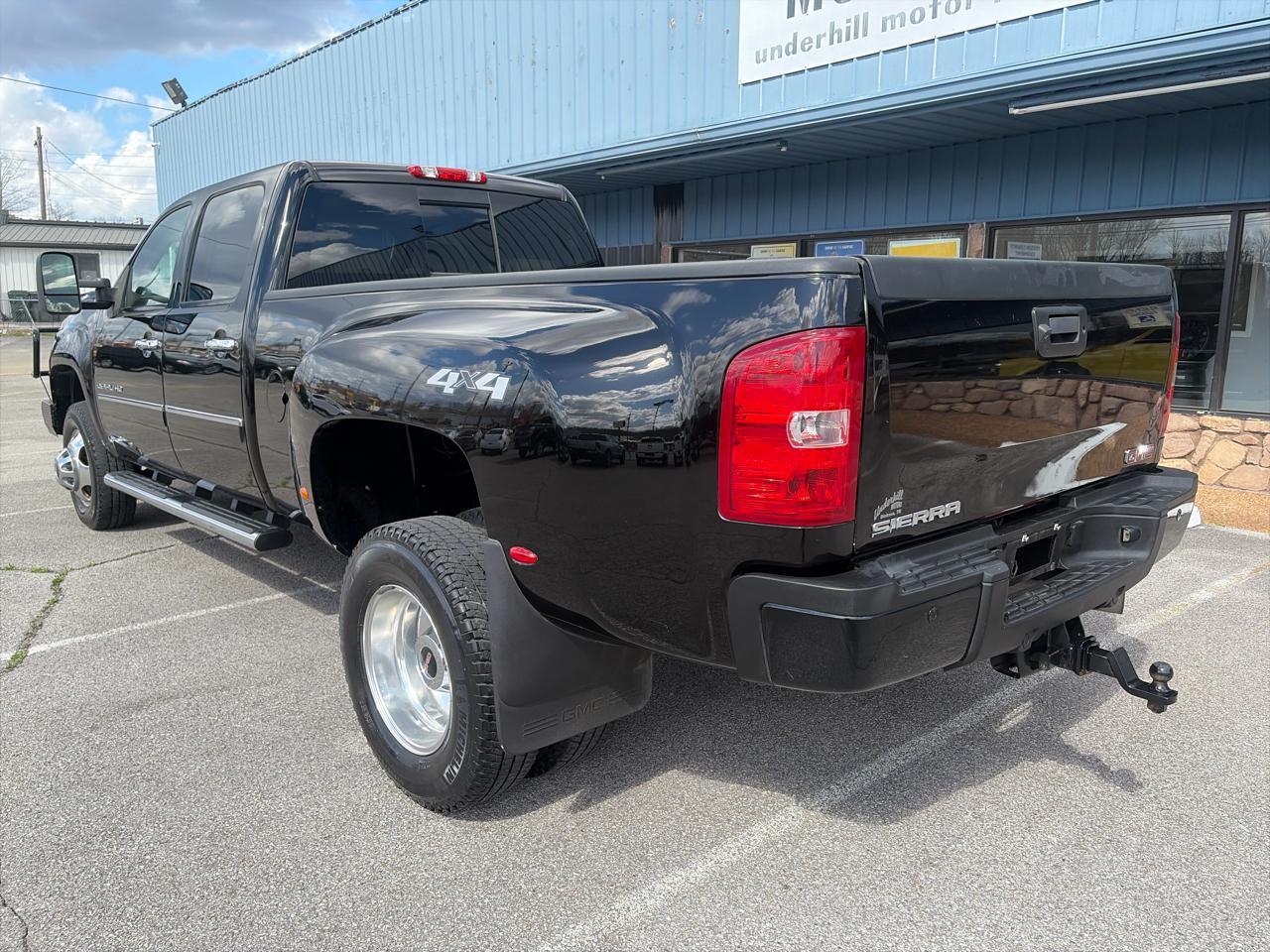 GMC Sierra 3500HD Denali Crew Cab SRW 4WD 2013