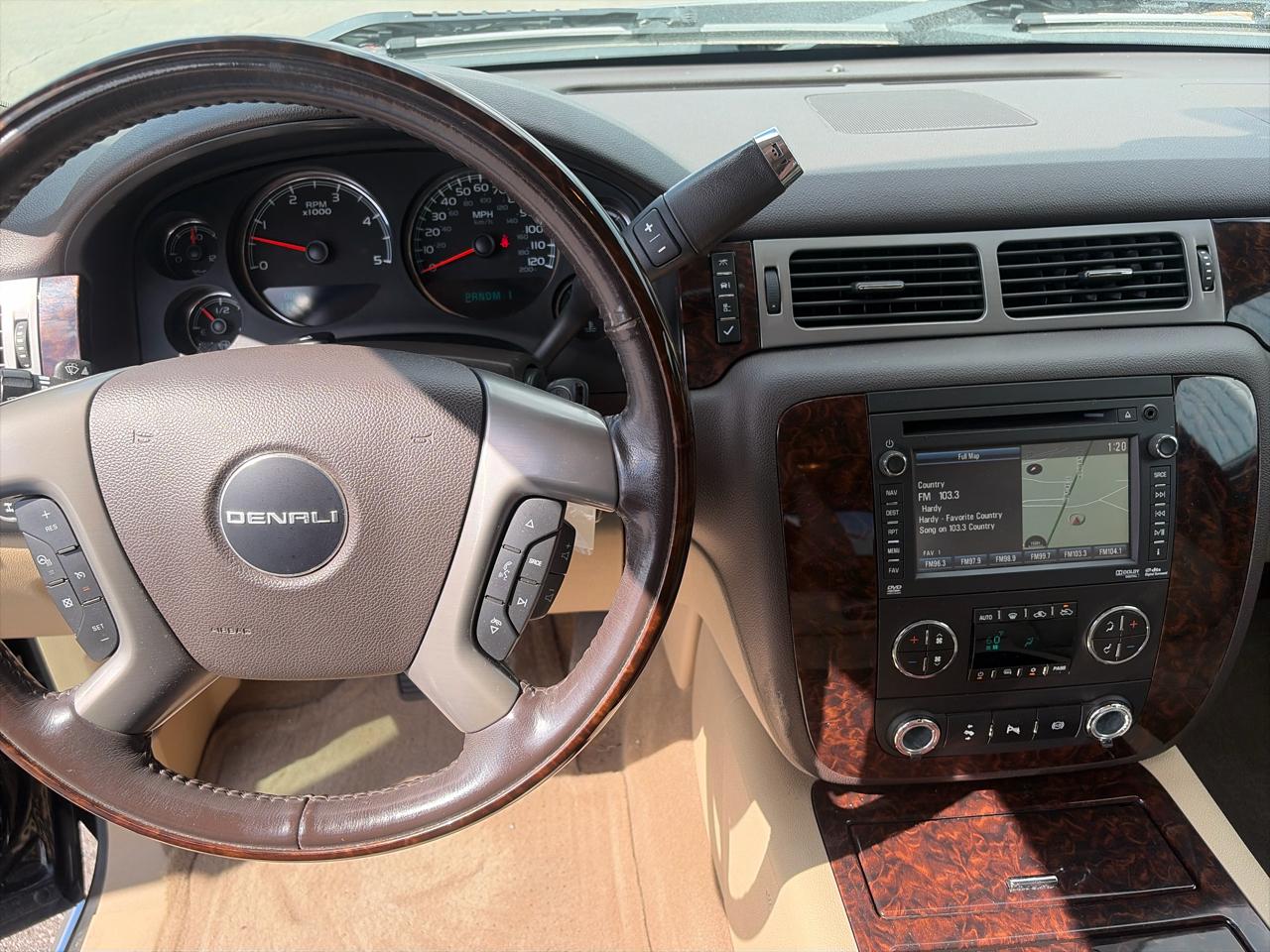 GMC Sierra 3500HD Denali Crew Cab SRW 4WD 2013