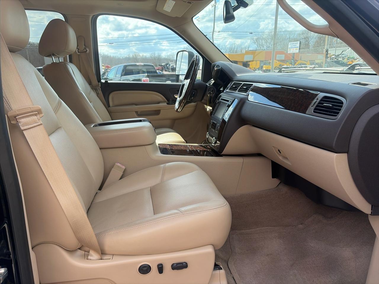 GMC Sierra 3500HD Denali Crew Cab SRW 4WD 2013